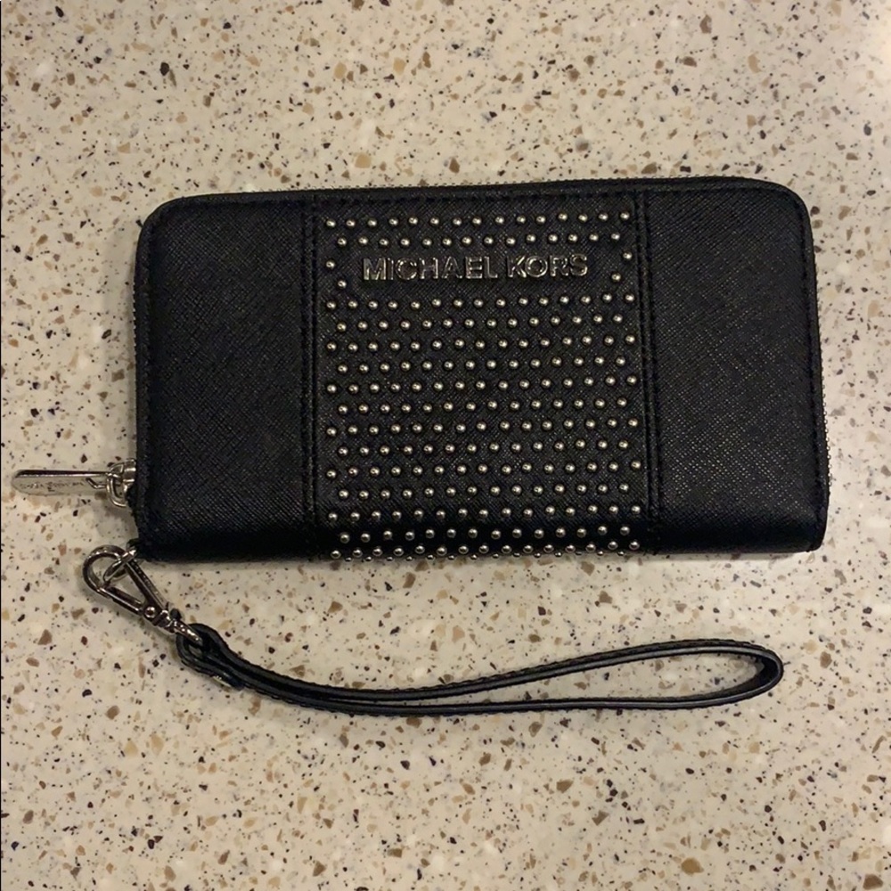 Michael Kors wallet wristlet